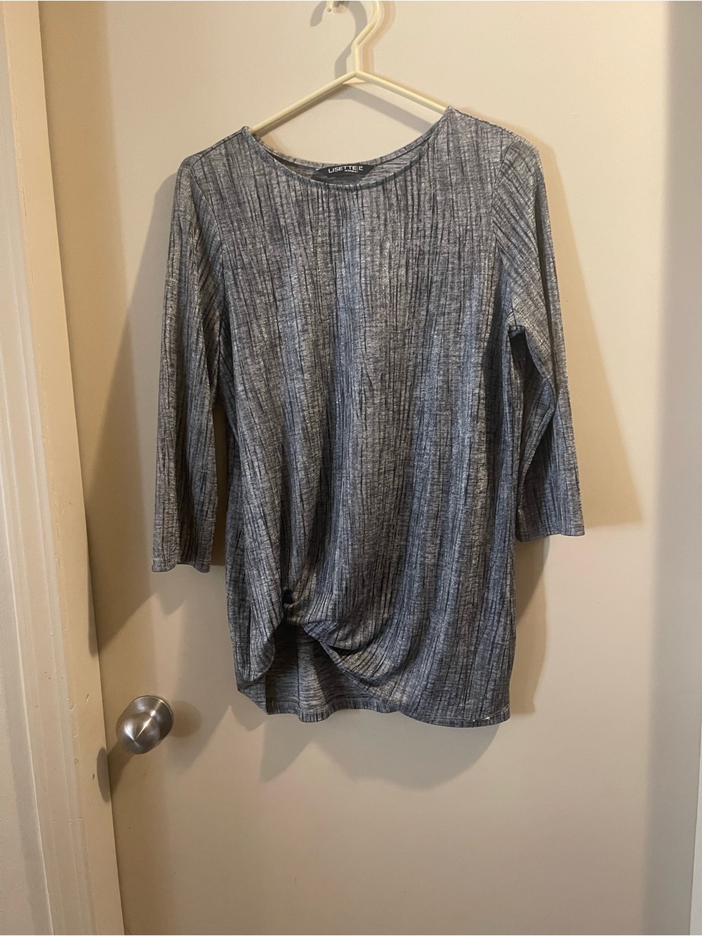 LISETTE Gray Ribbed Twist-Hem Long Sleeve Tee